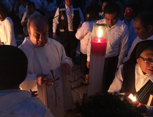 En Sábado de Gloria ,bendicen Fuego Nuevo en Santuario del Santo Niño Doctor de Tepeaca