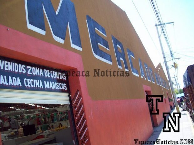 Alistan locatarios de mercado municipal Julian Yunes de Tepeaca XXV aniversario