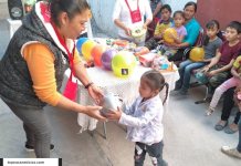 Obsequia juguetes a niños de escasos recursos Santuario del Niño Doctor de Tepeaca