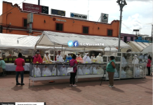 Alistan comerciantes y artesanos arreglos de Niño Dios en centro de Tepeaca