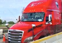 Falso vehículo de seguridad intenta robar unidad a trailero a la altura de Tepeaca.