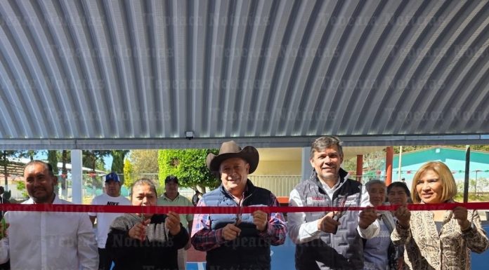 Entrega delegación del Bienestar obra de Arco Techo en canchas de San Pedro La Joya, Tepeaca