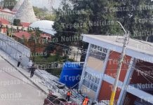 Por fuertes vientos, colapsa barda en primaria Aarón Merino en la Colonia, en Tepeaca