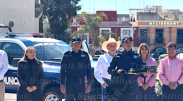 Entrega Velazquez Romero patrullas , equipo táctico y mobiliario a Seguridad Publica municipal de Tepeaca.