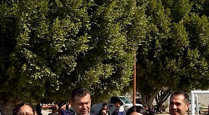 Entrega Sergio Juárez cancha deportiva en Cuapiaxtla de Madero