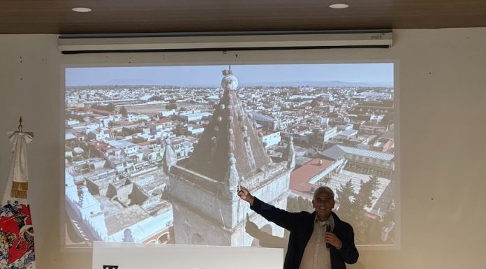 Exponen plática sobre pintura exterior del Ex Convento de Tepeaca