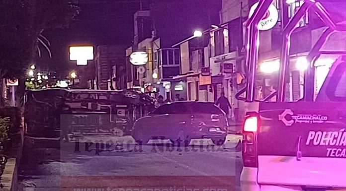 Fallece mujer y dos personas más resultan lesionadas en agresión armada en Tecamachalco.