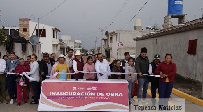 Entrega Velázquez Romero pavimentación de dos calles en San Pedro la Joya , Tepeaca.
