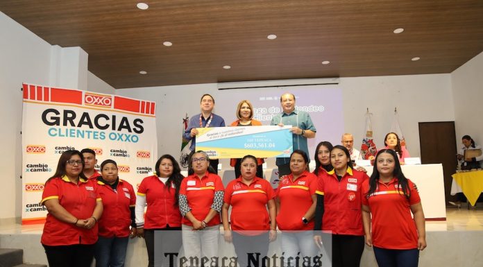 Entregan apoyos de recaudación del programa Cambio x Cambio del OXXO al DIF Tepeaca.